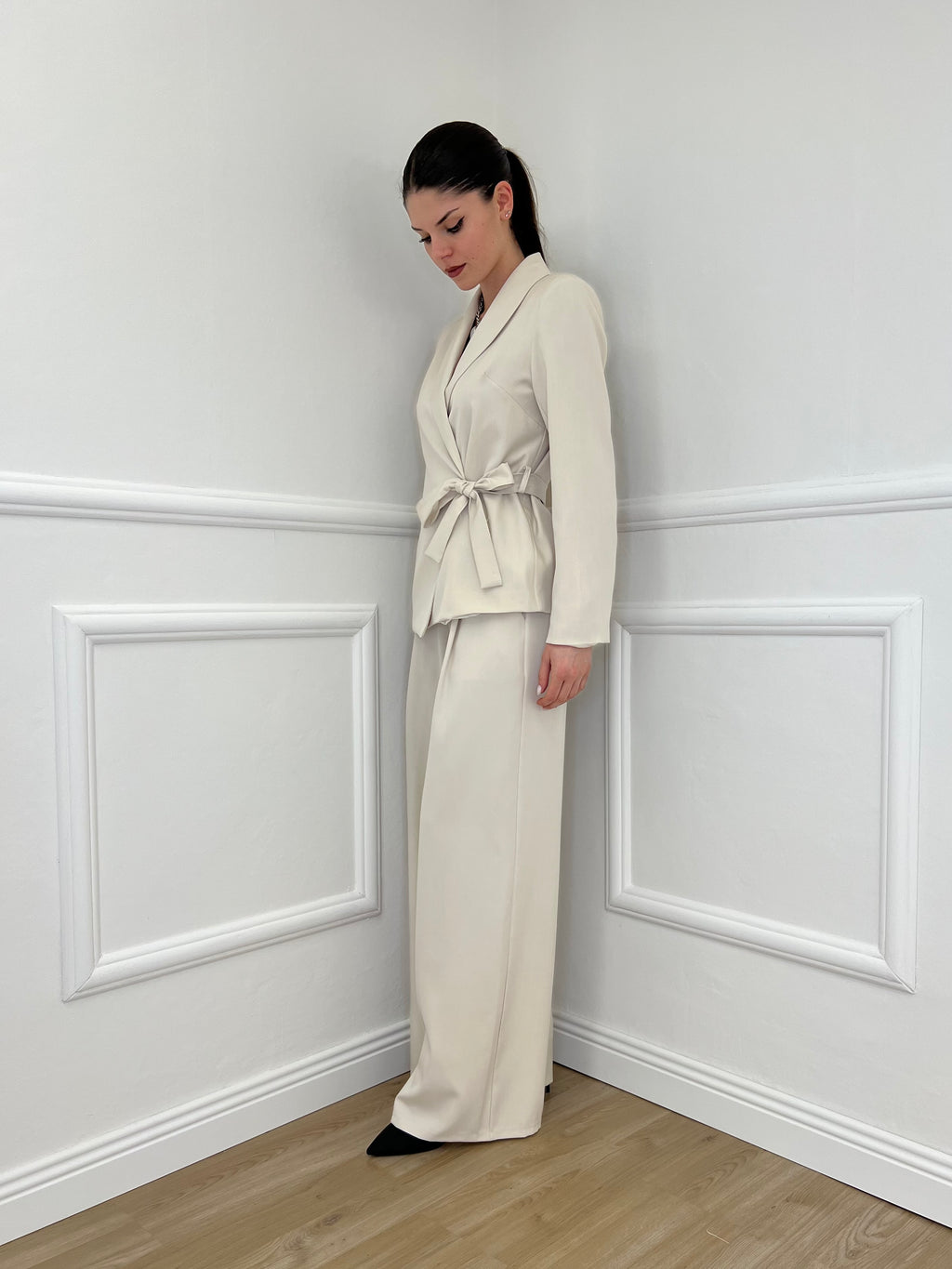 Tailleur con Fiocco 570851 Ecru