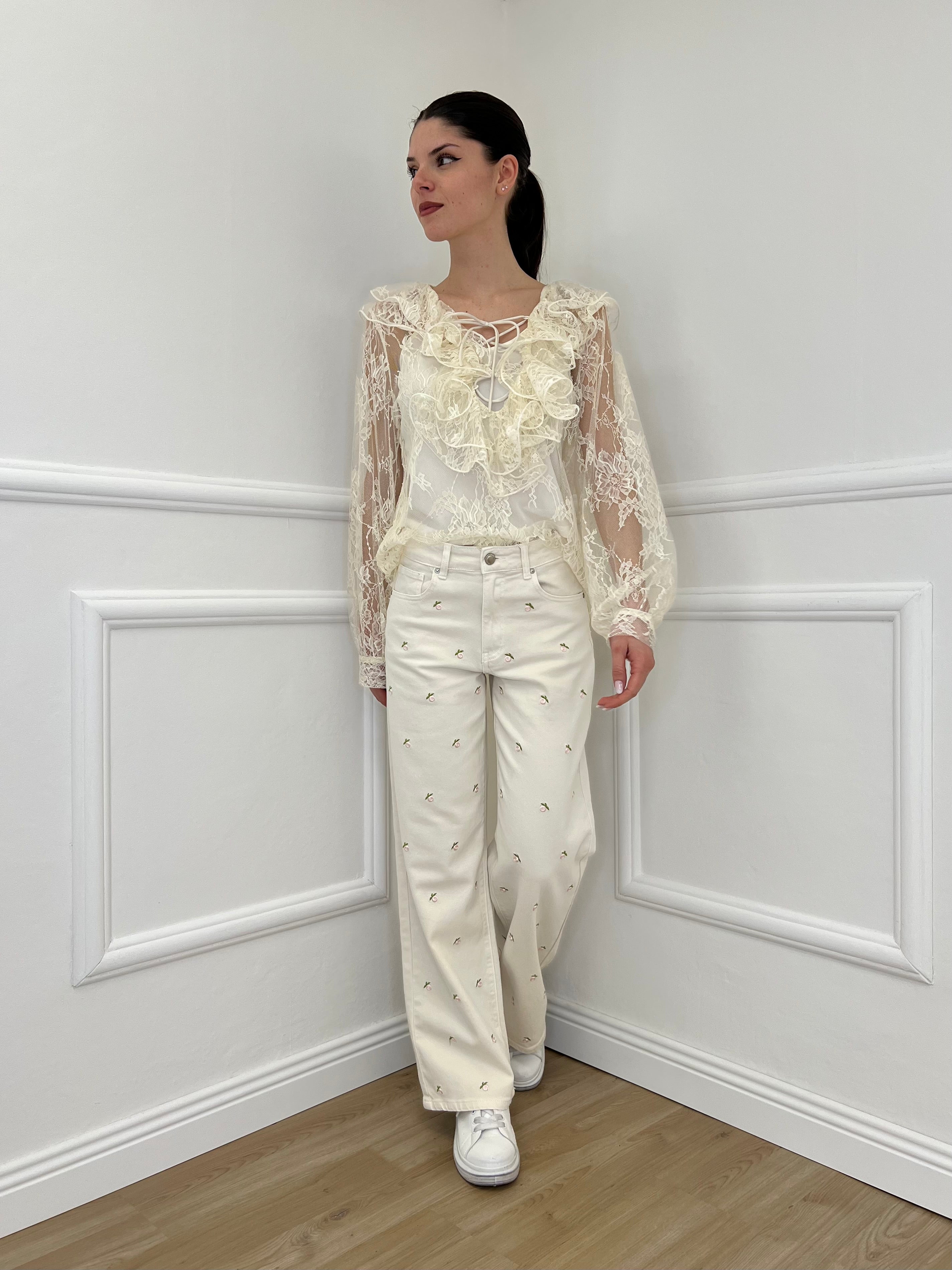 Twin Set Blusa in Pizzo Con Jabot e Sottoveste 7099 Ecru