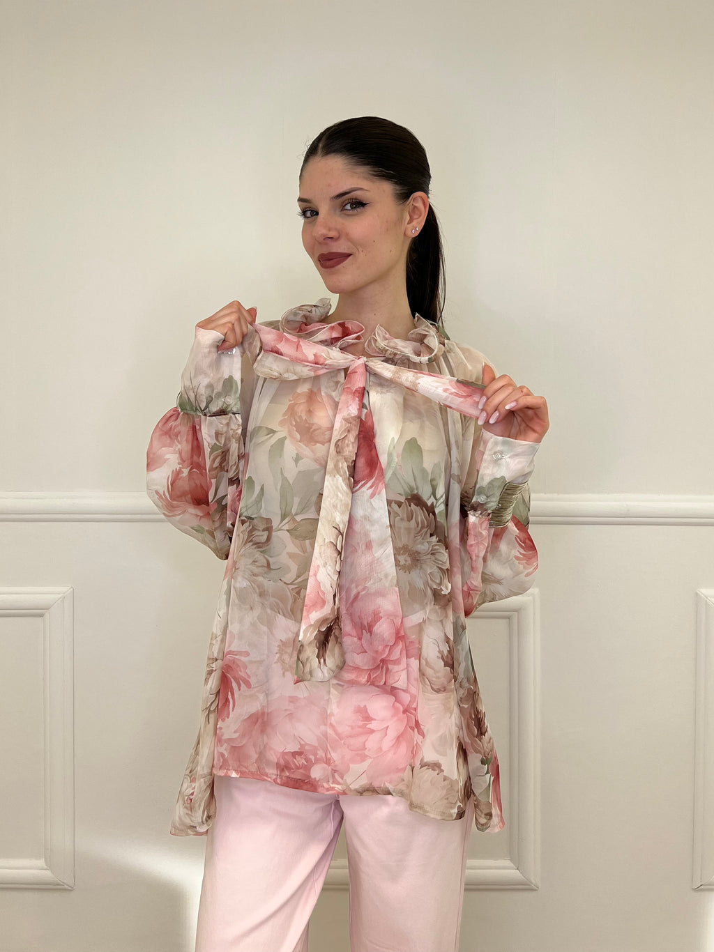 Blusa Voile Fiori Con Fiocco 4284 Ecru