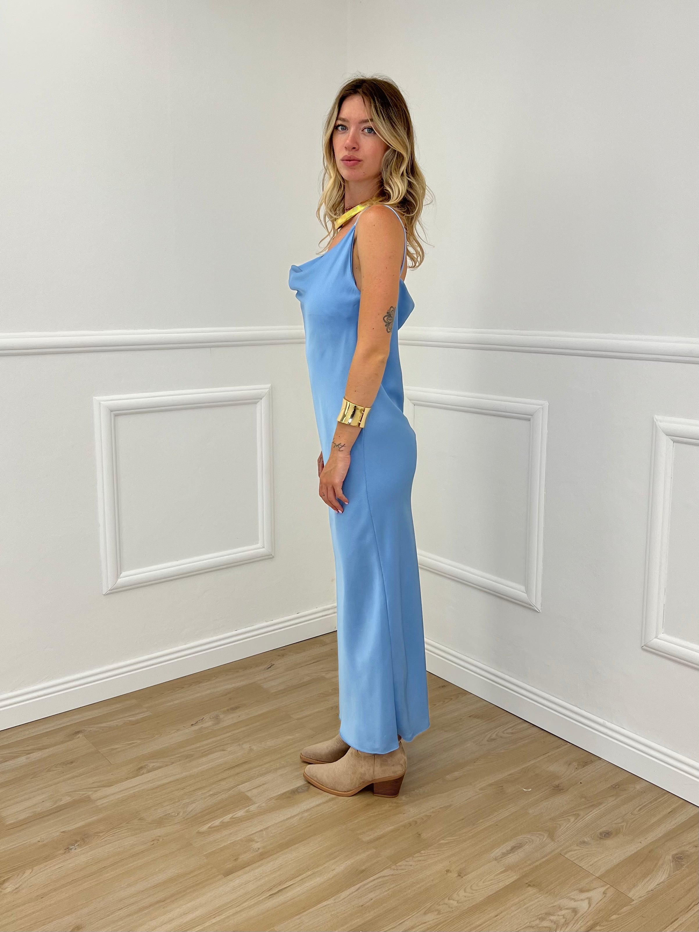 Vestito Satinato Con Scollo Morbido 1502 Azzurro
