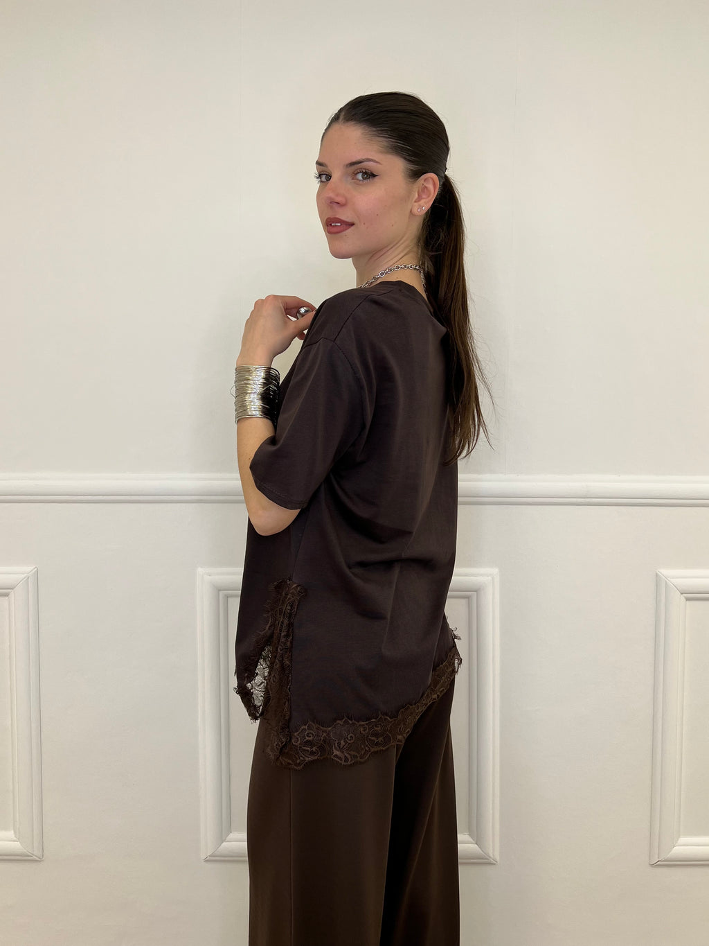 T-shirt Asimmetrica Con Pizzo 2824 Moro