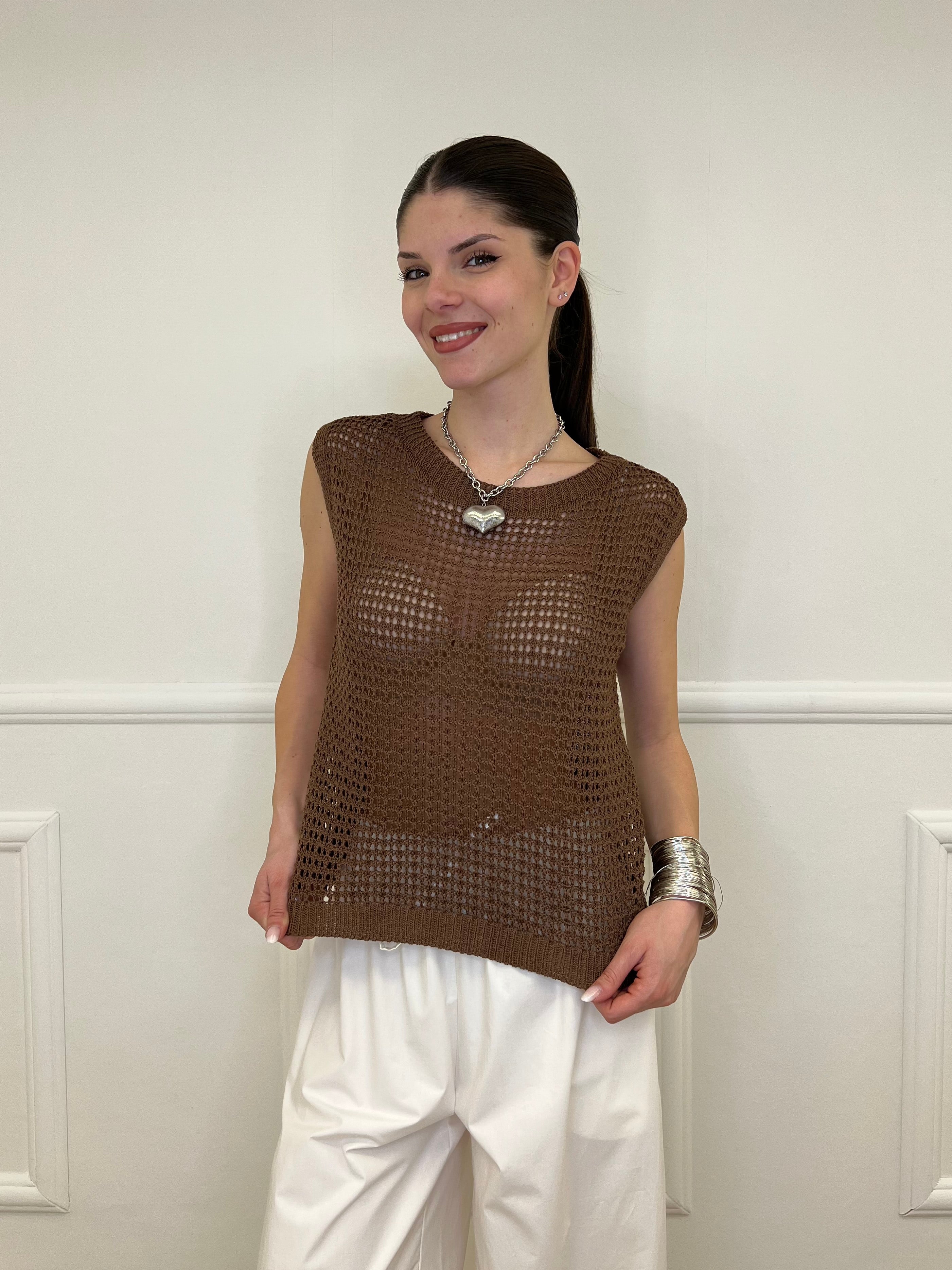 Maglia Smanicata Traforata 6972 Marrone