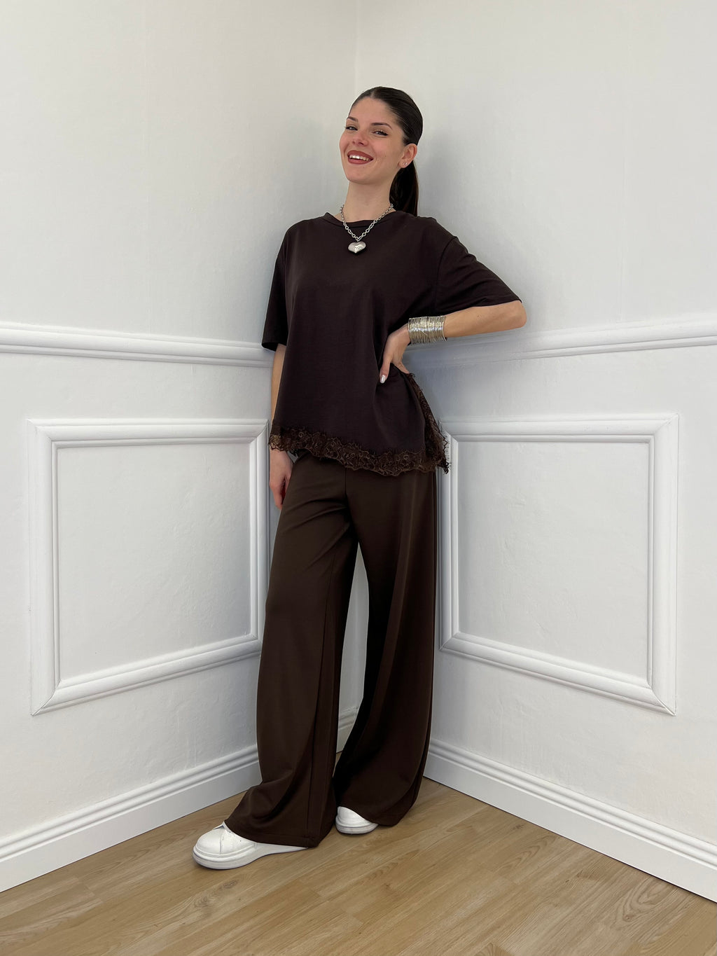 T-shirt Asimmetrica Con Pizzo 2824 Moro