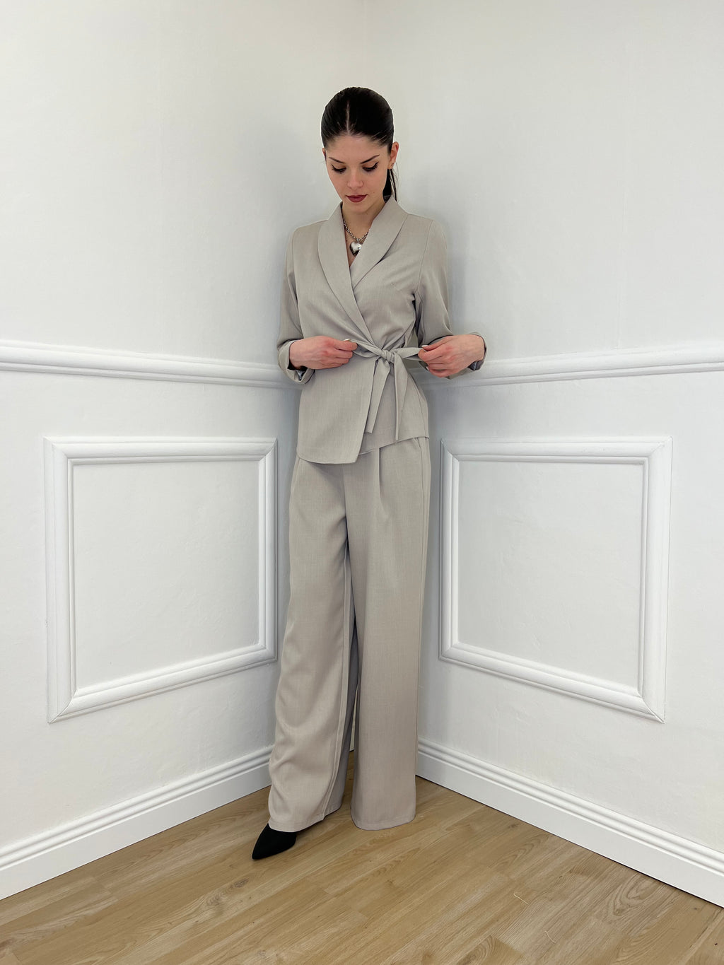 Tailleur con Fiocco 570851 Taupe