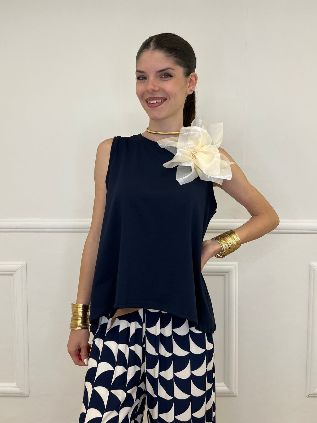 Maglia Smanicata Spilla Fiore 9688 Blu