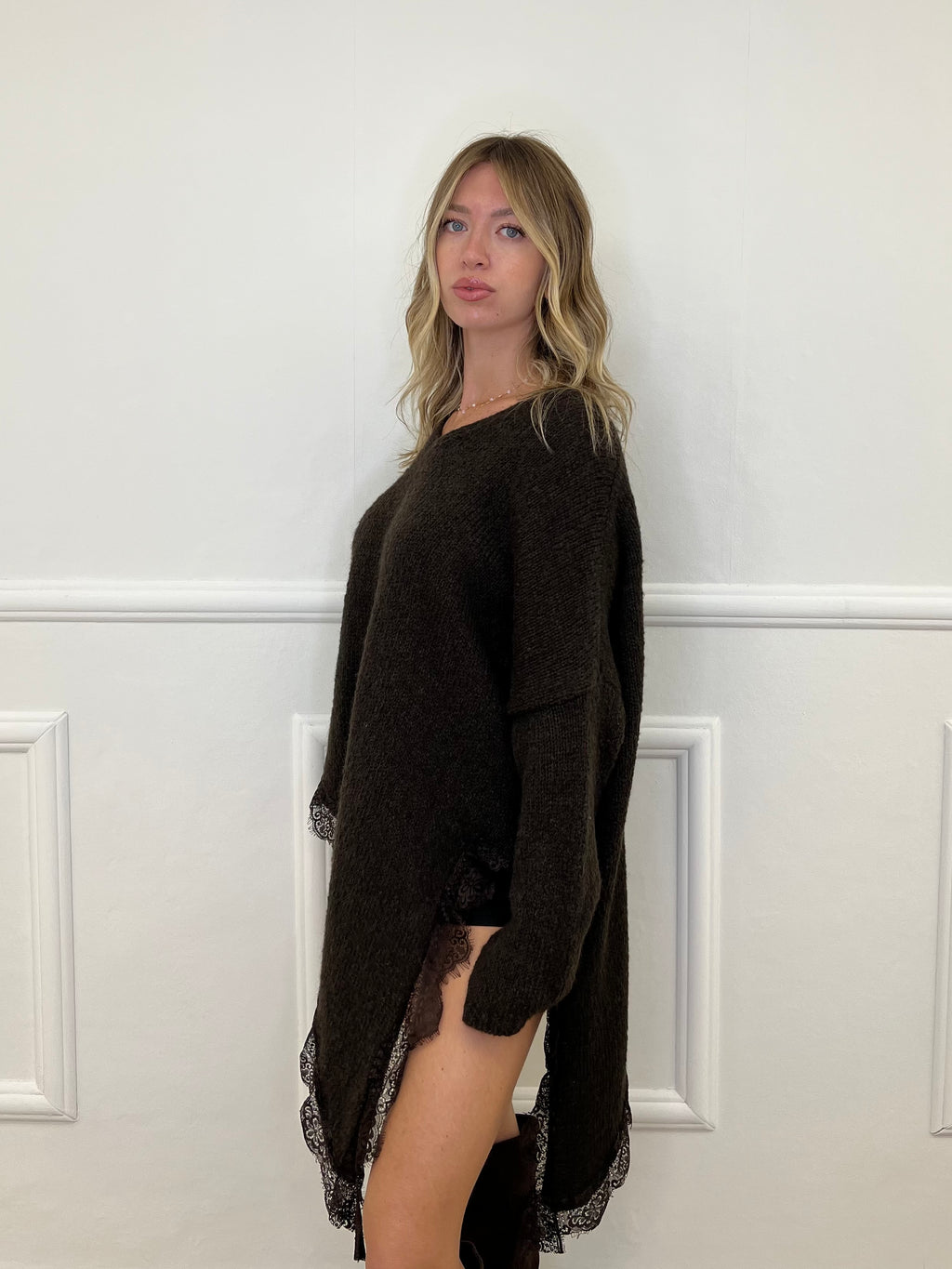 Maglia Lana Asimmetrica con Pizzo 25743 Moro