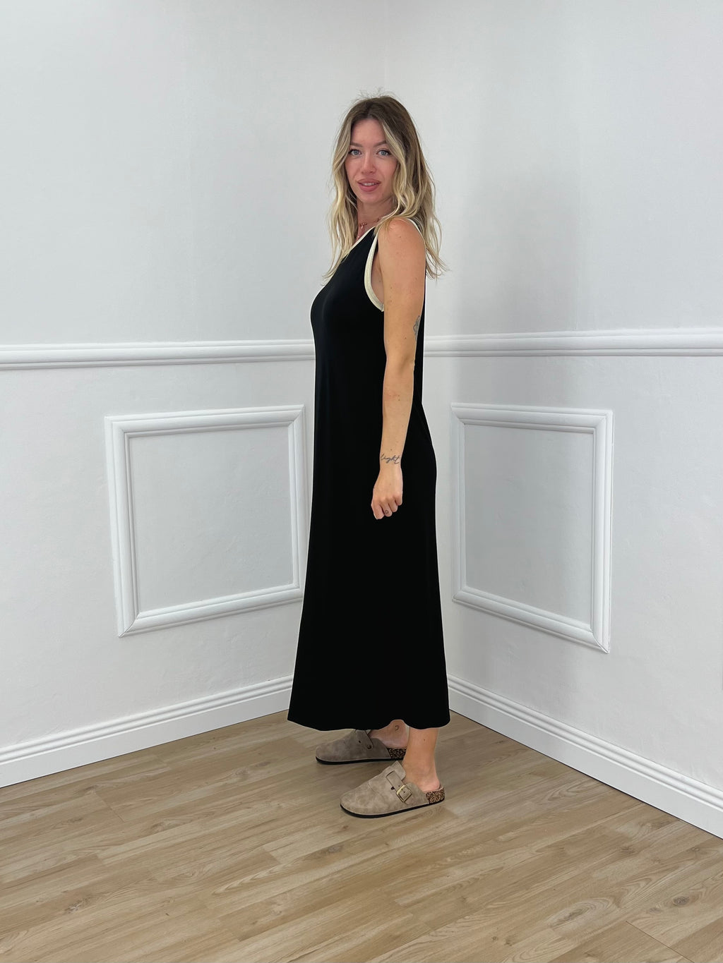 Abito Smanicato Profili Lurex 24408 Nero