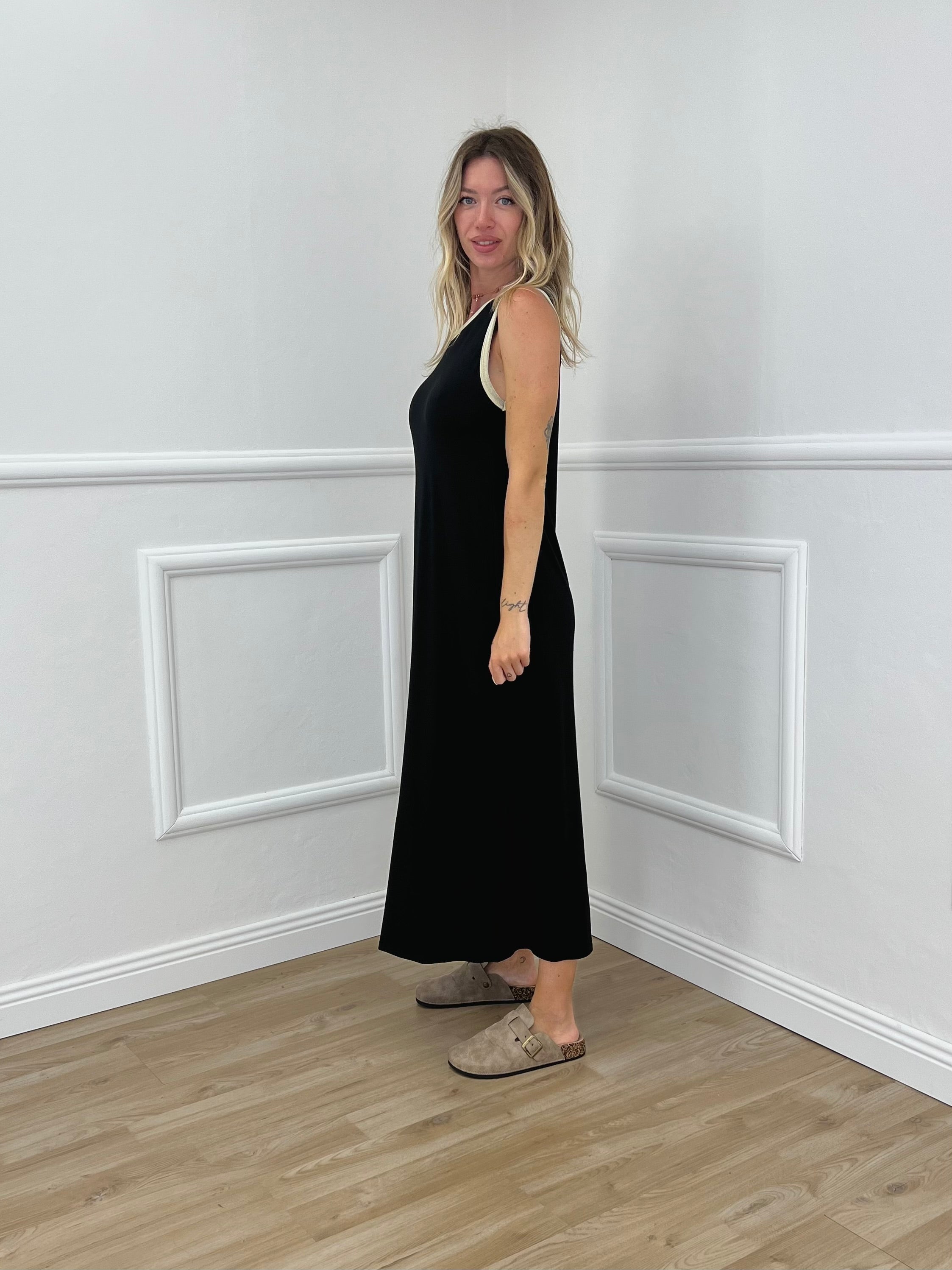 Abito Smanicato Profili Lurex 24408 Nero