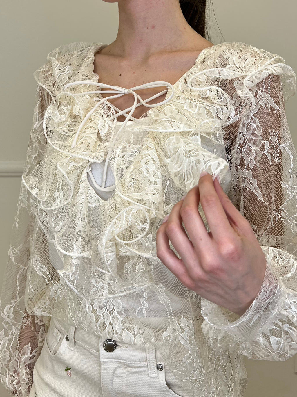 Twin Set Blusa in Pizzo Con Jabot e Sottoveste 7099 Ecru