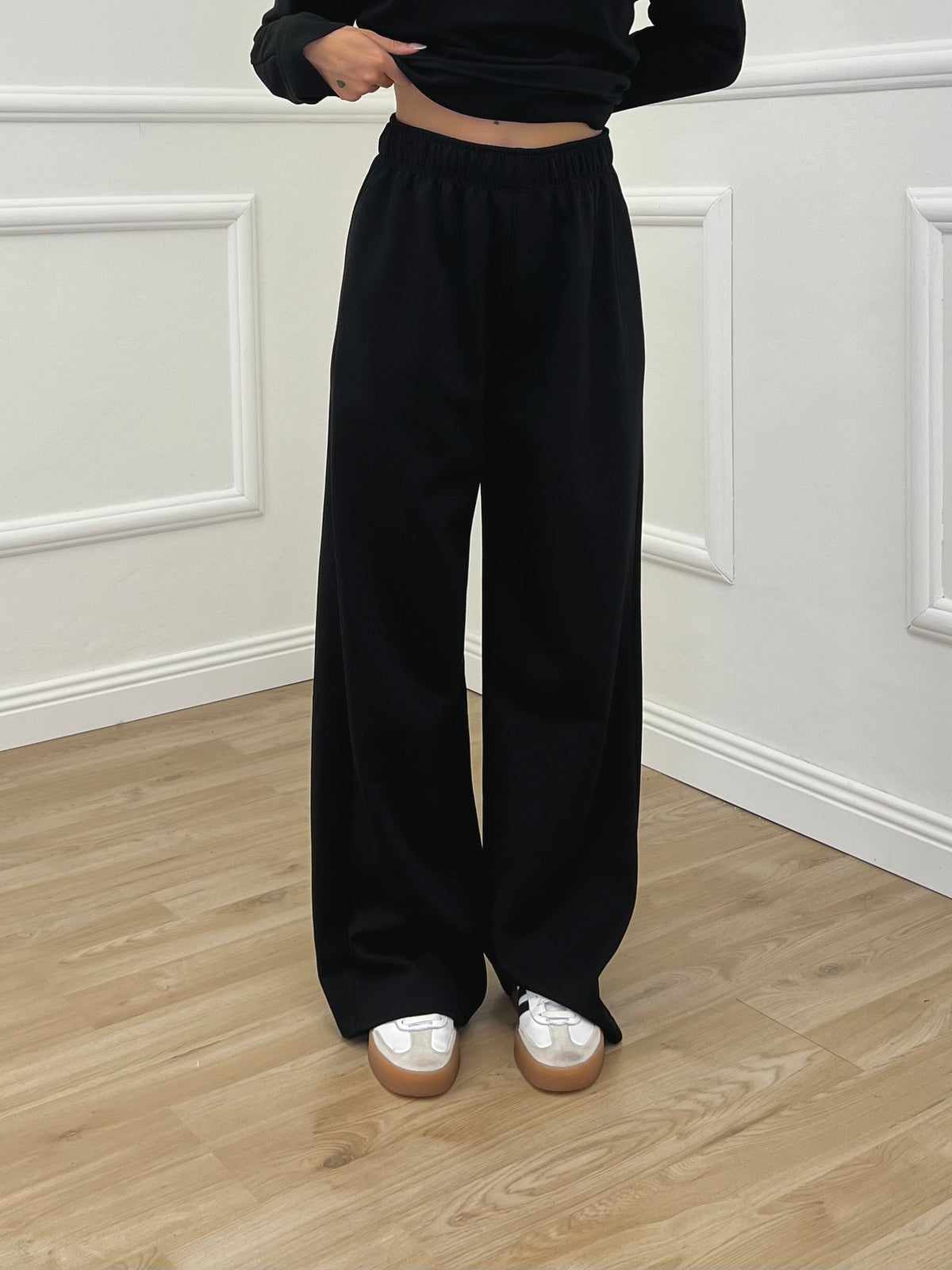 Tuta Oversize Girocollo D27629 Nero