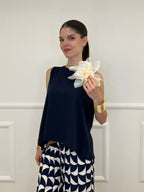 Maglia Smanicata Spilla Fiore 9688 Blu