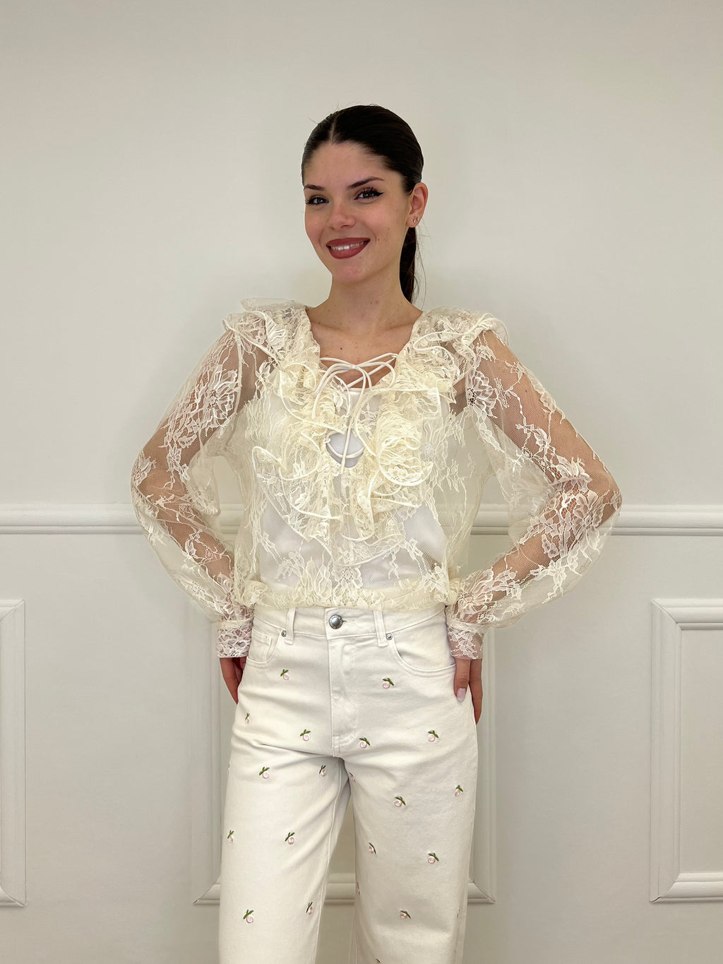 Twin Set Blusa in Pizzo Con Jabot e Sottoveste 7099 Ecru
