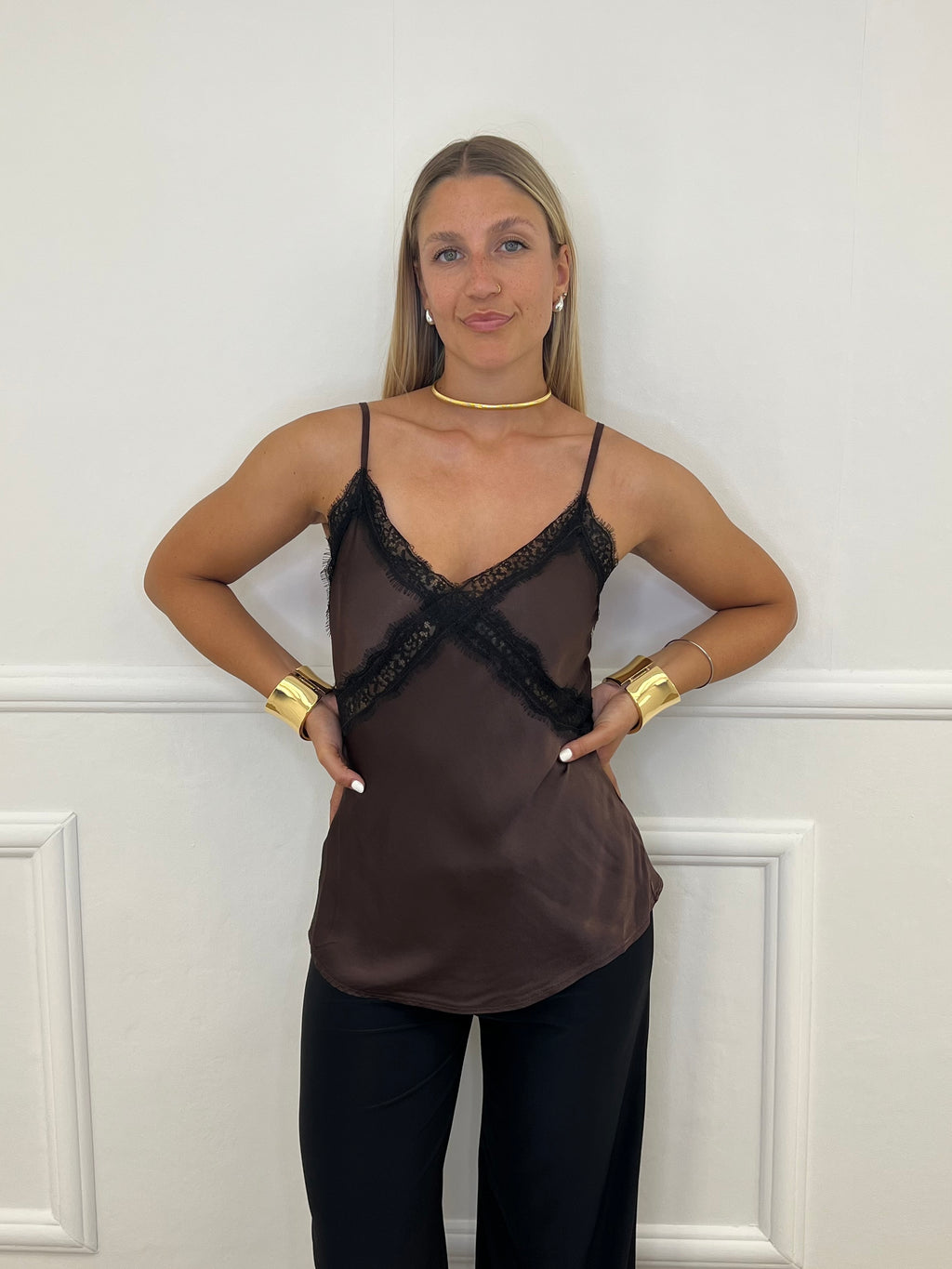Top In Raso Con Pizzo 80228 Moro