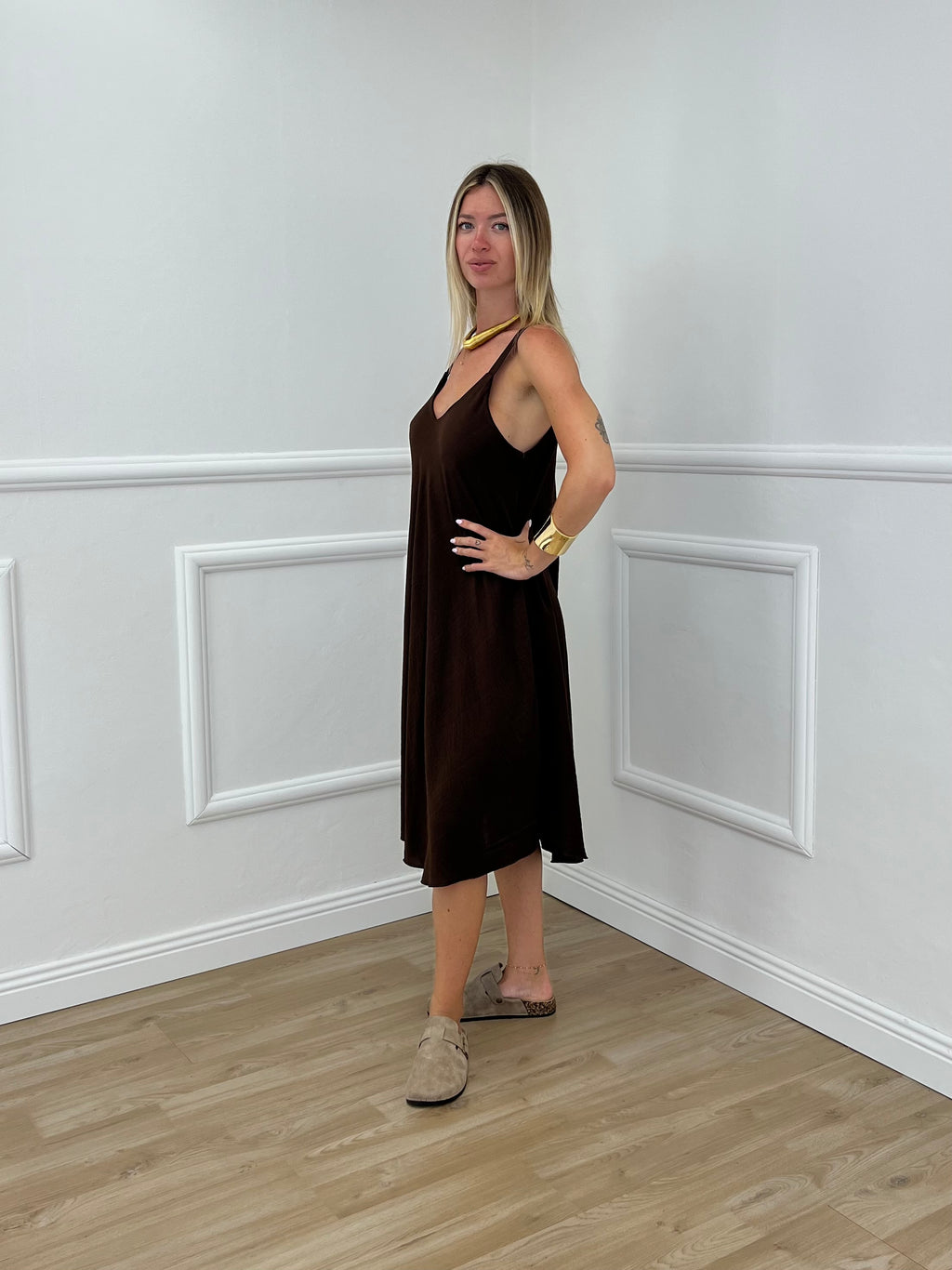 Vestito Corto In Crepe 11181 Marrone
