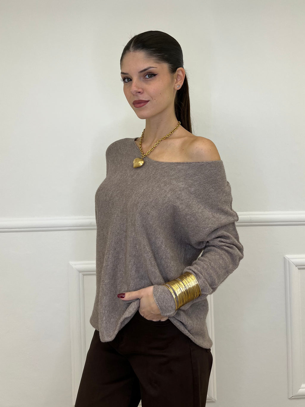 Basic V-Neck Sweater 22325