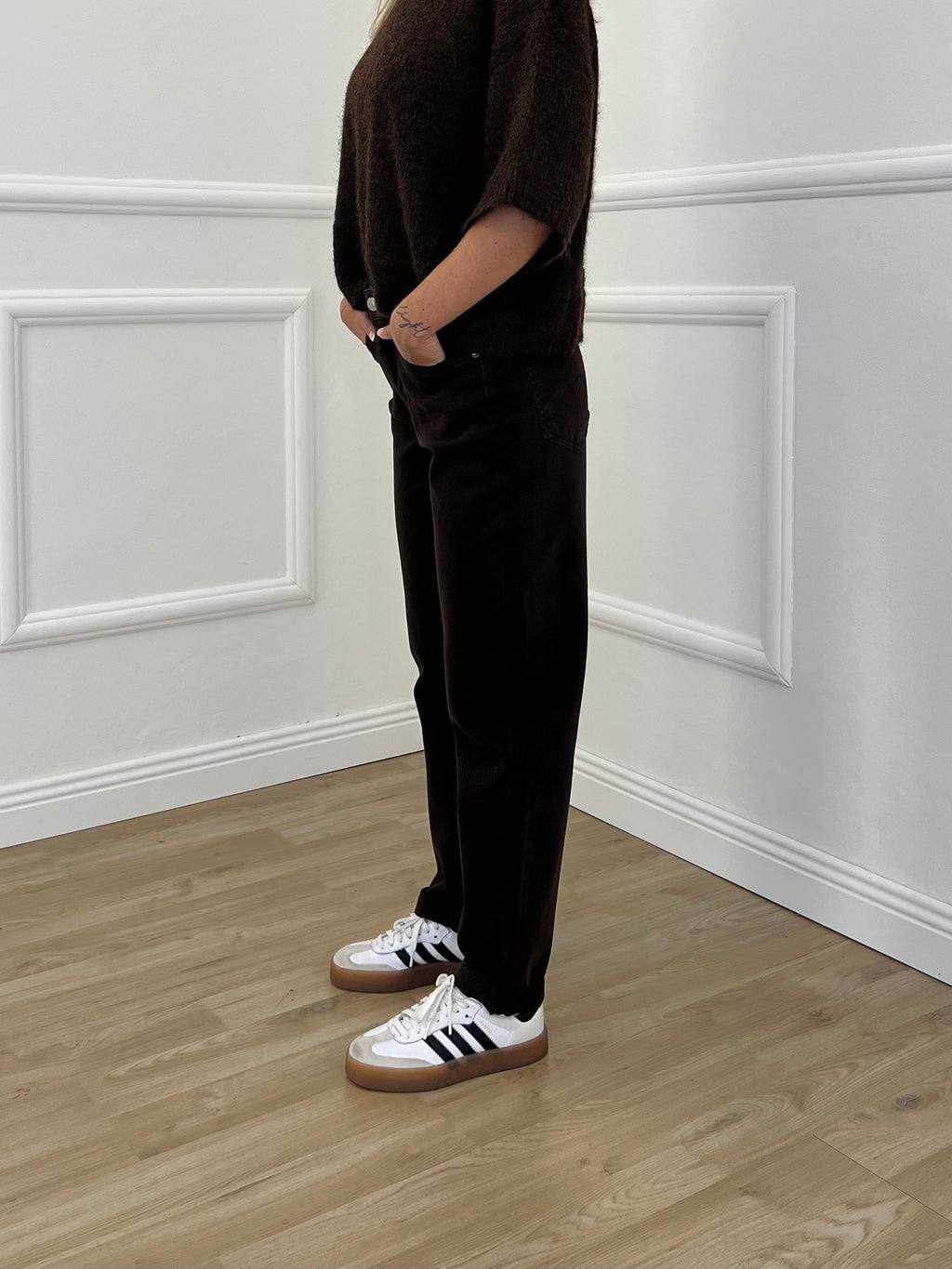 Jeans Mom Fit H3896-2 Marrone
