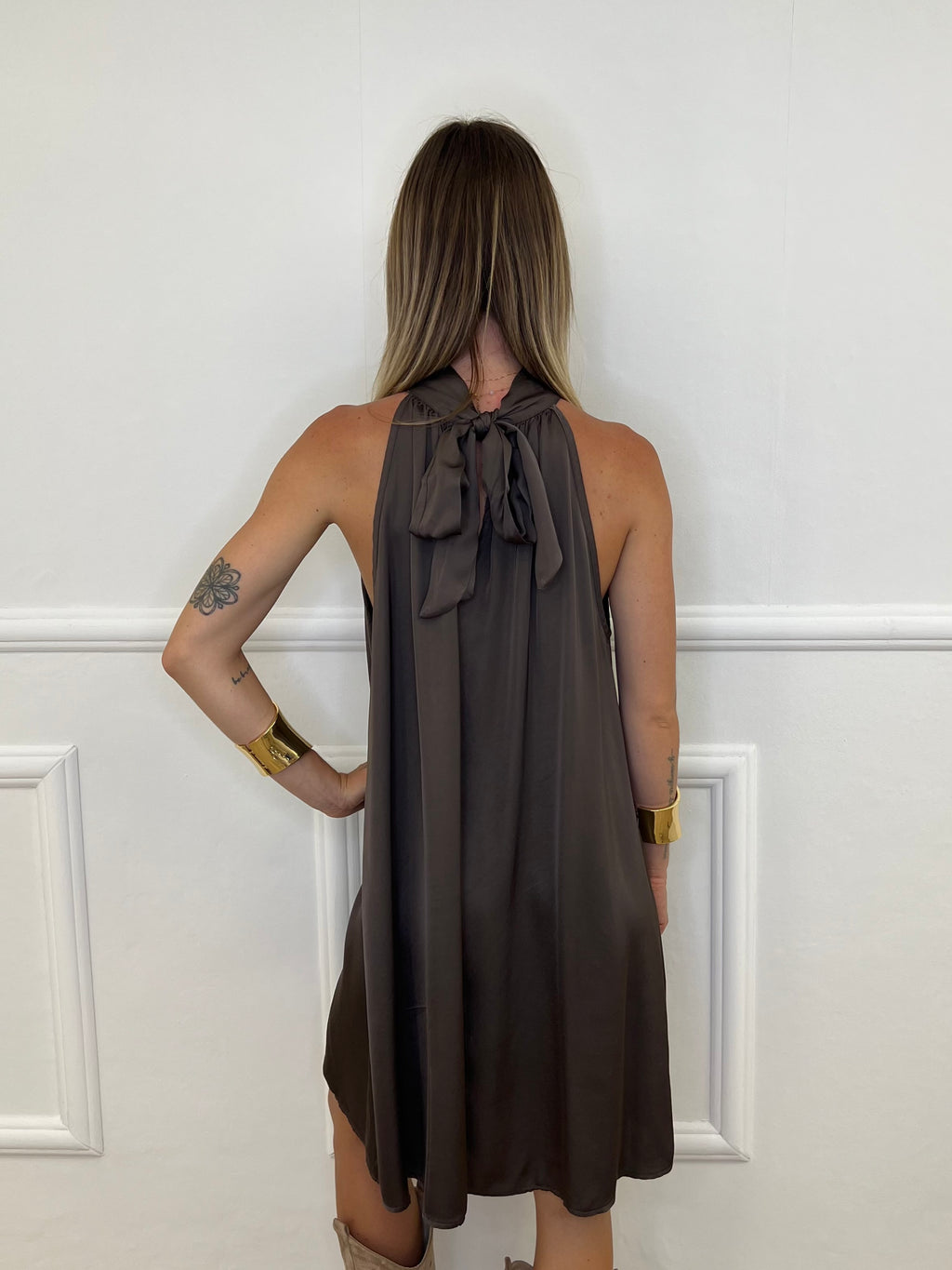 Vestito Halter In Raso Di Viscosa 9535 Marrone
