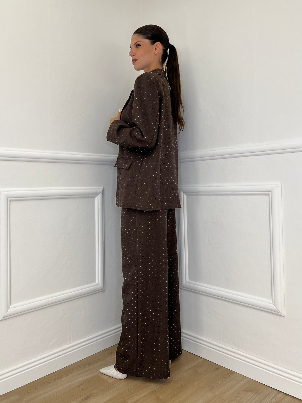 Tailleur Micro Borchie L5181 Caffè - Bazar Abbigliamento