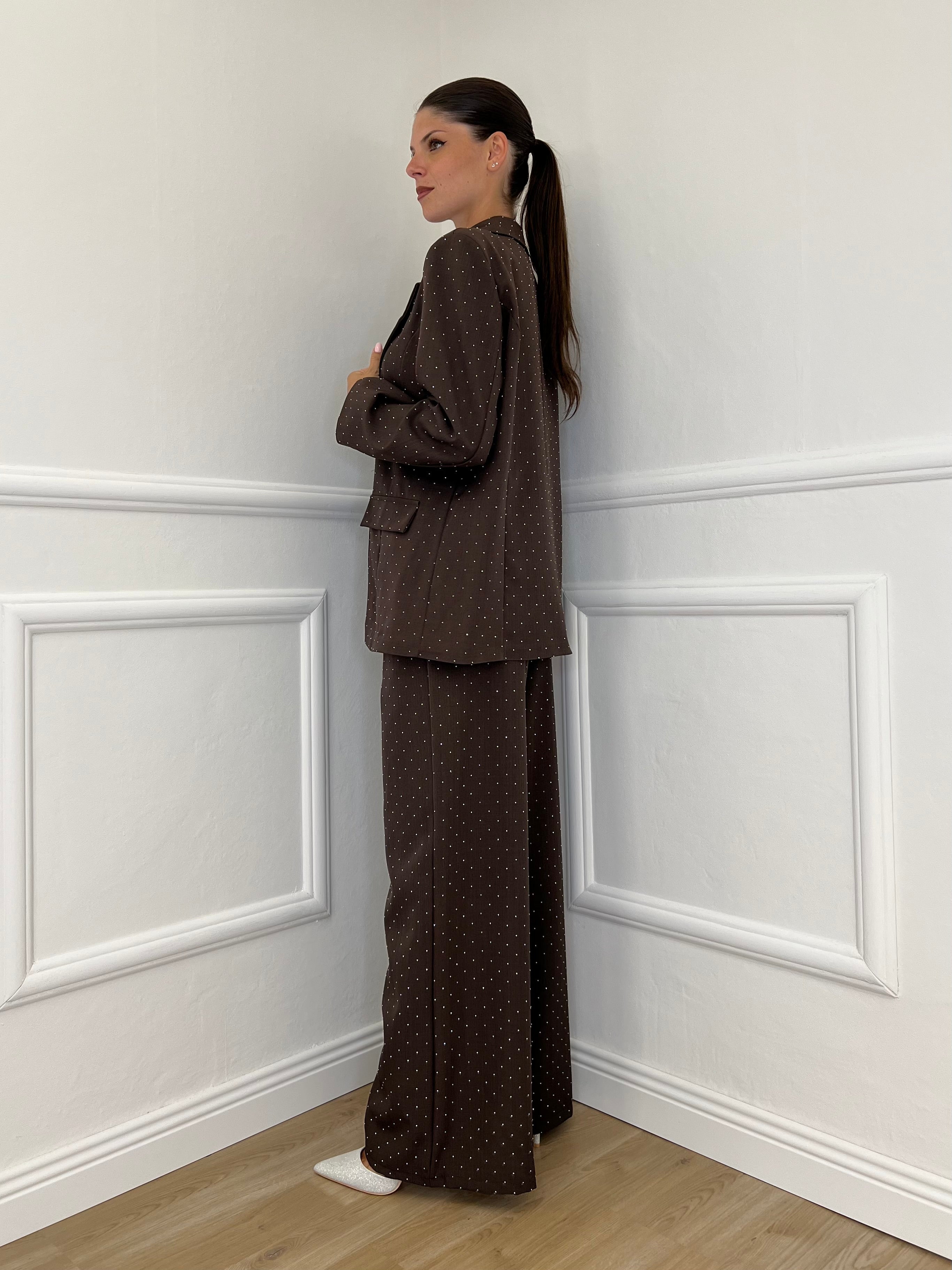 Tailleur Micro Borchie L5181 Caffè - Bazar Abbigliamento