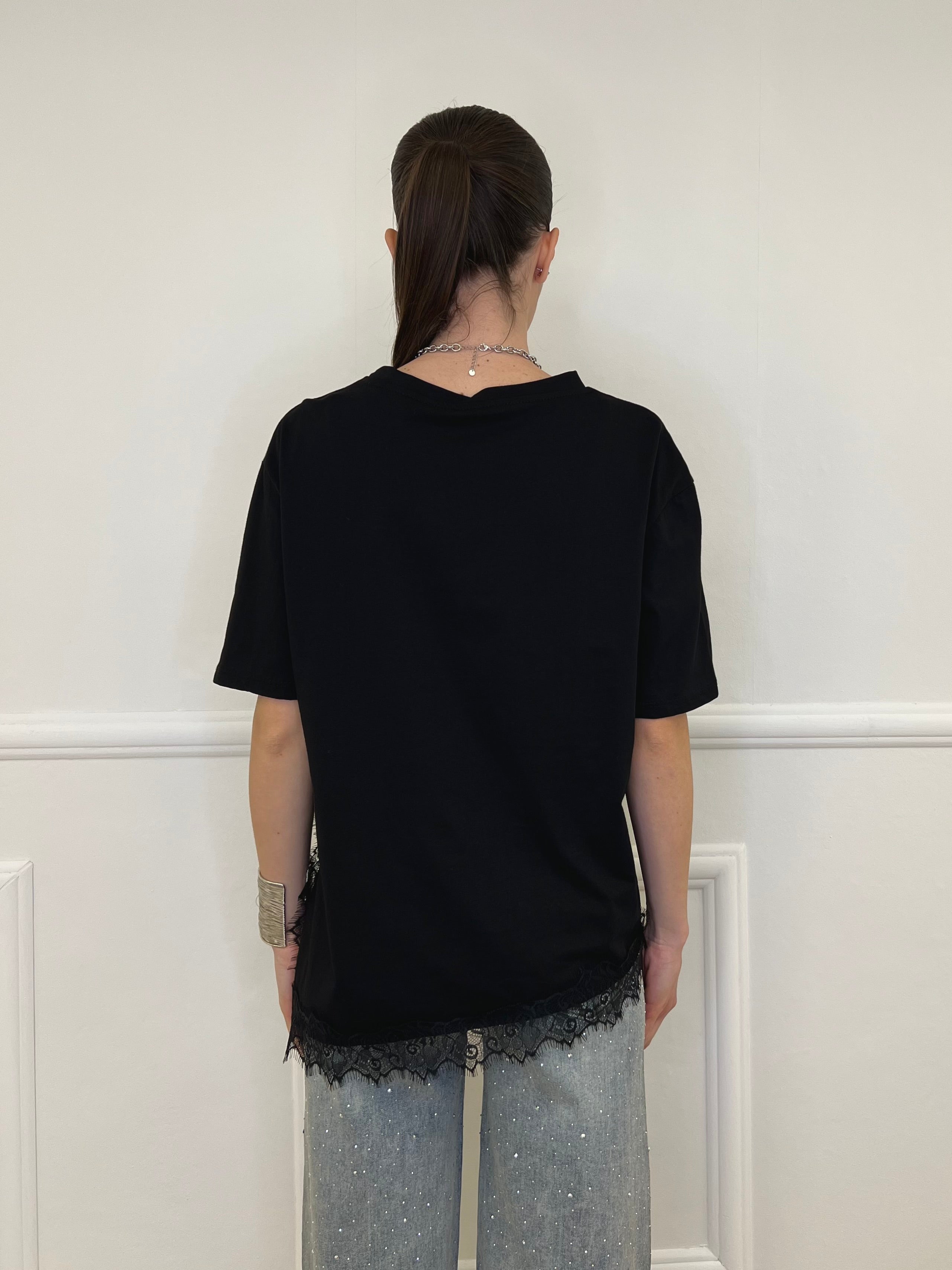 T-shirt Asimmetrica Con Pizzo 2824 Nero