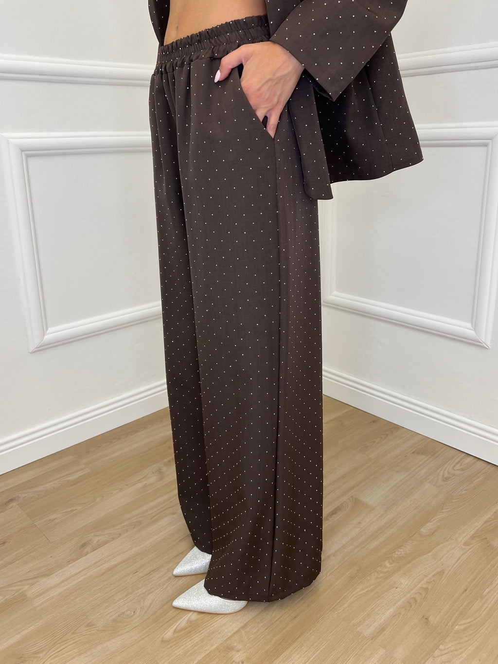 Tailleur Micro Borchie L5181 Caffè - Bazar Abbigliamento