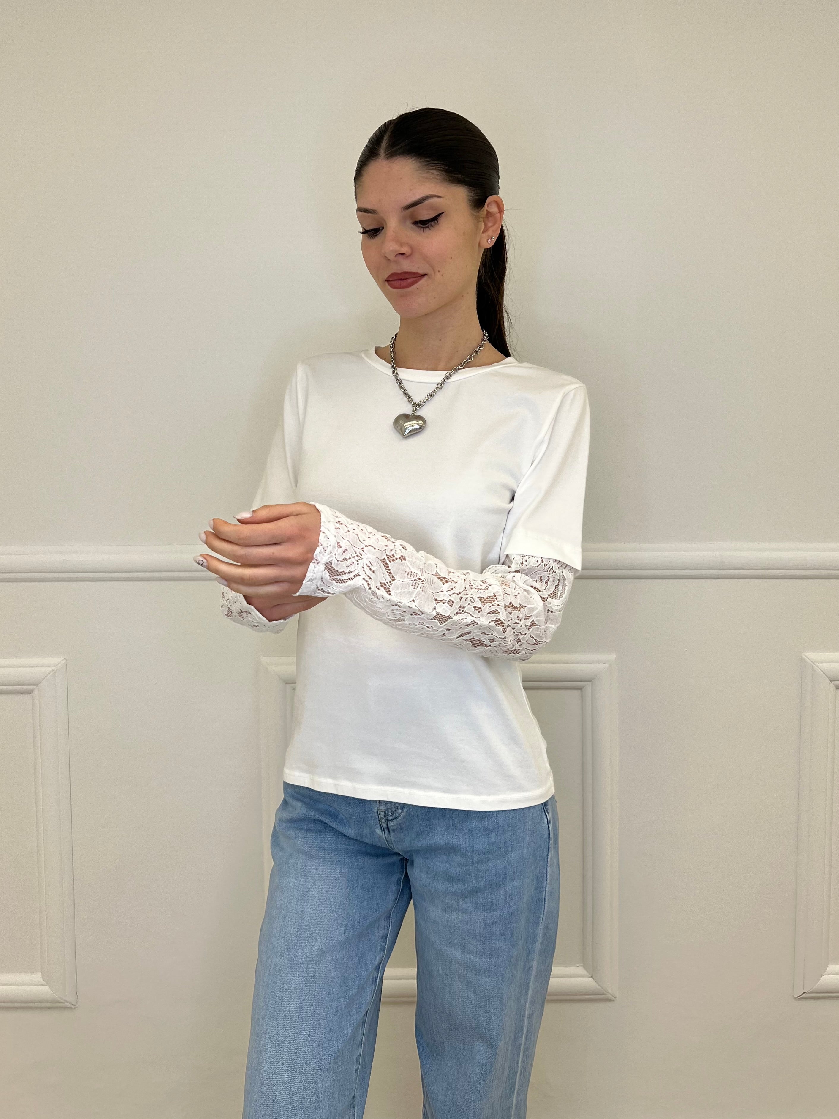 T-Shirt Con Maniche In Pizzo T10575 Bianco