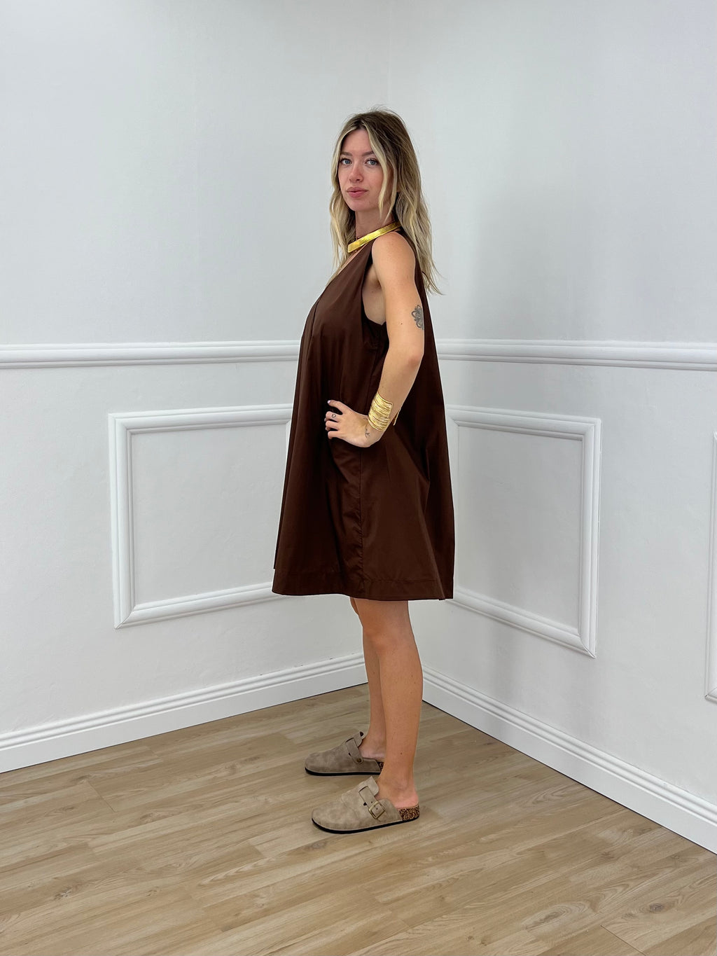 Abito Corto Sfondo Piega 9392 Choco